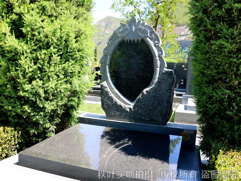 桃峰陵园艺术成型墓