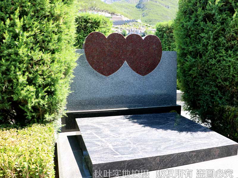 桃峰陵园艺术成型墓